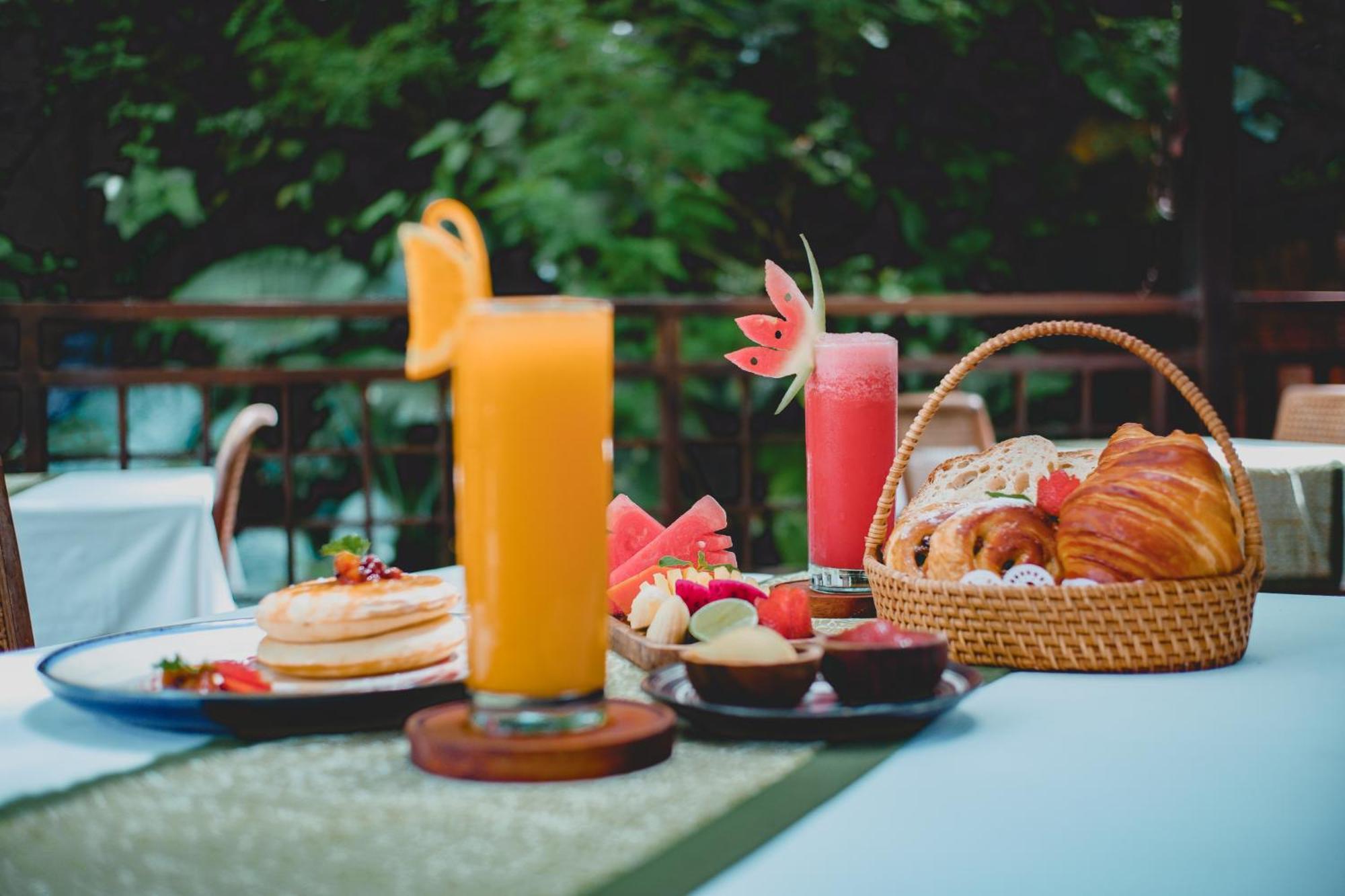 The Sebali Resort Ubud Zewnętrze zdjęcie A breakfast table