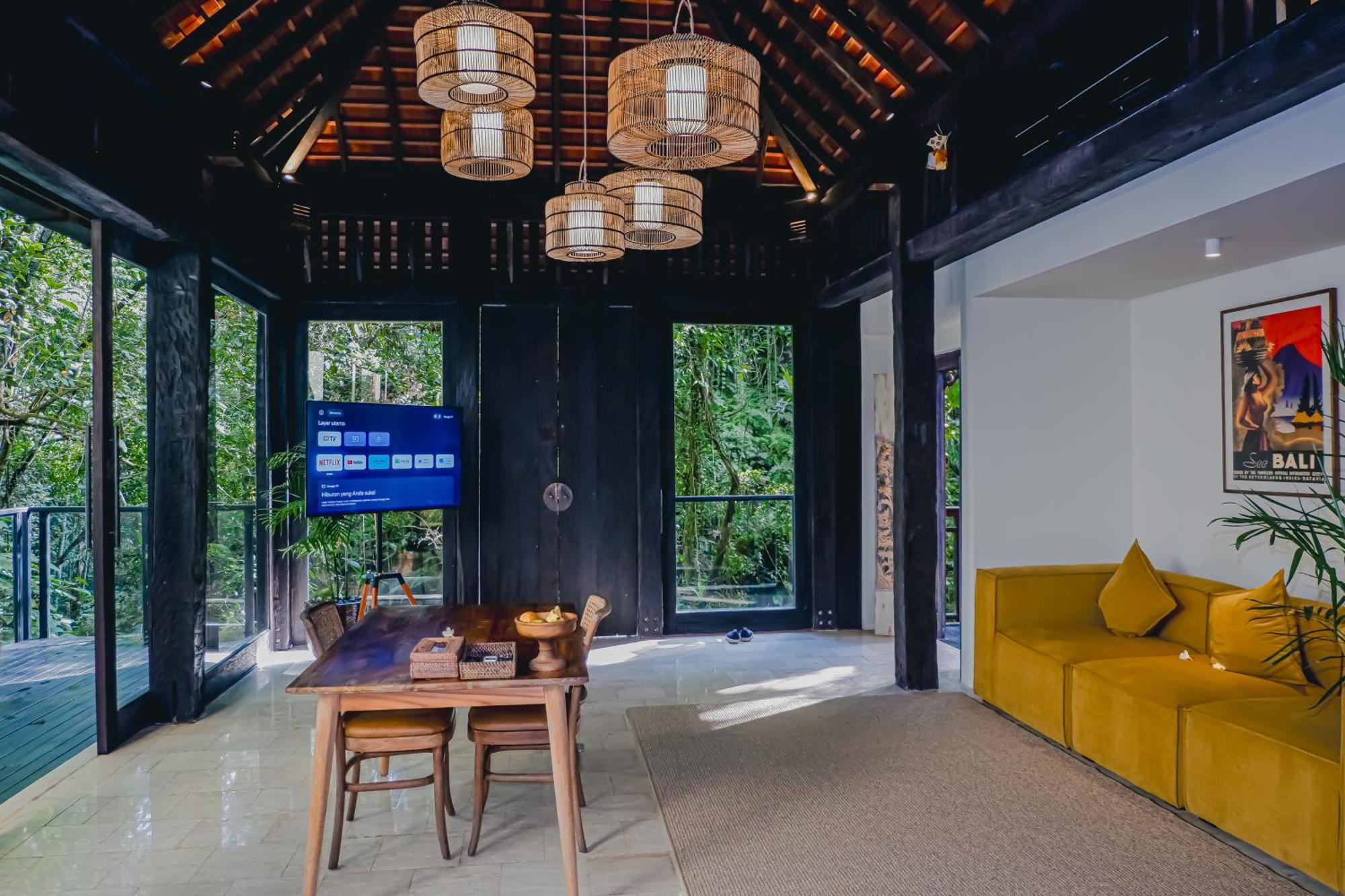 The Sebali Resort Ubud Zewnętrze zdjęcie The interior of a villa at the resort